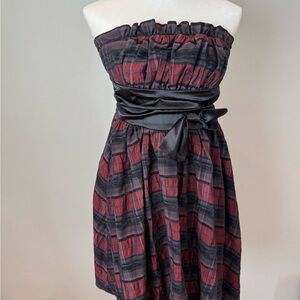 Elegant Black and Red Strapless Dress